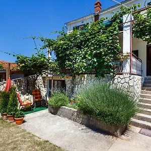 Sonja Apartman